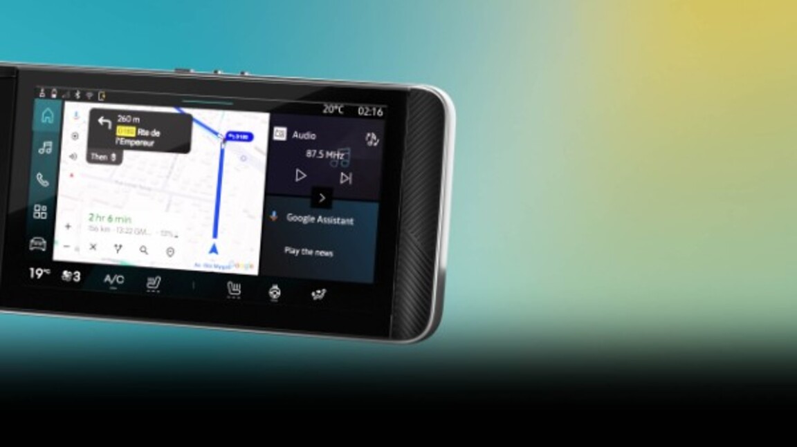 integruotos „Google“ paslaugos<sup>1</sup>: navigacija realiuoju laiku, balso asistentas, programos