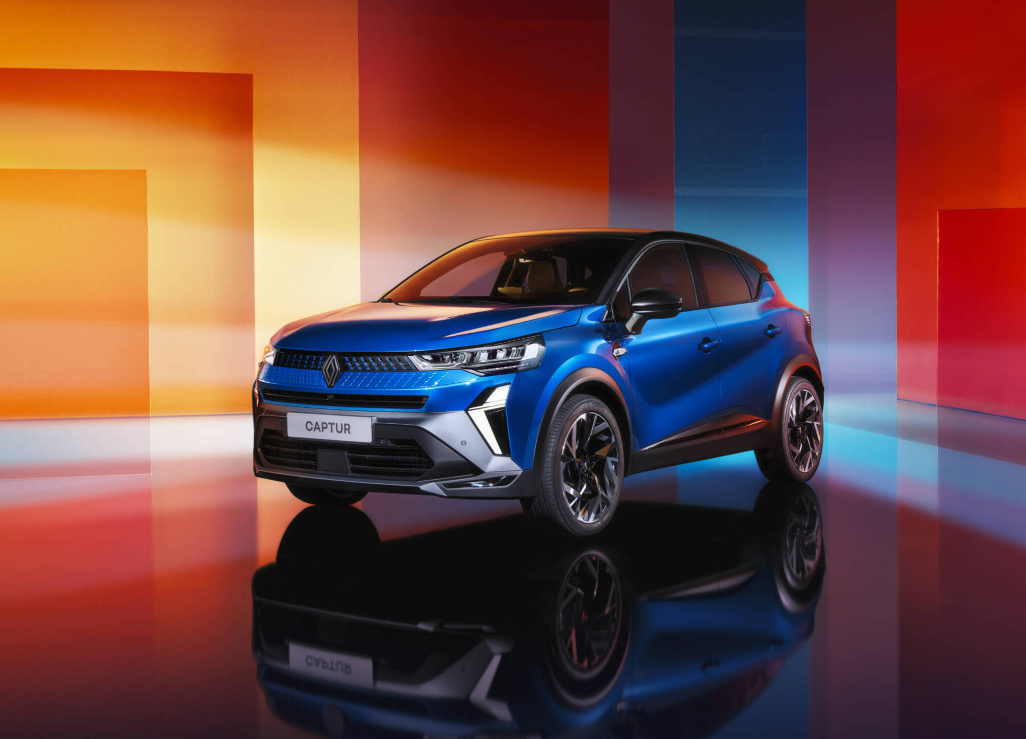 NAUJASIS RENAULT CAPTUR E-TECH FULL HYBRID  