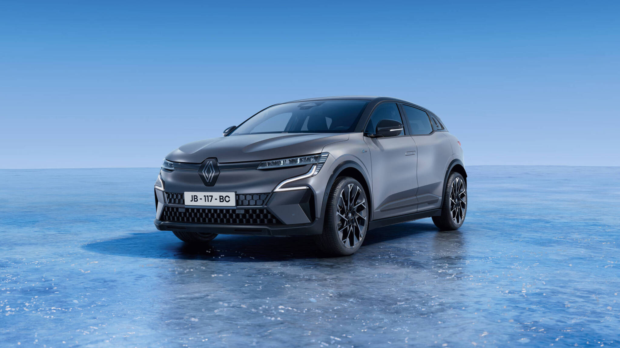Renault Megane E-Tech Electric nuo šiol siūlomas su dar daugiau technologijų, stiliaus ir universalumo