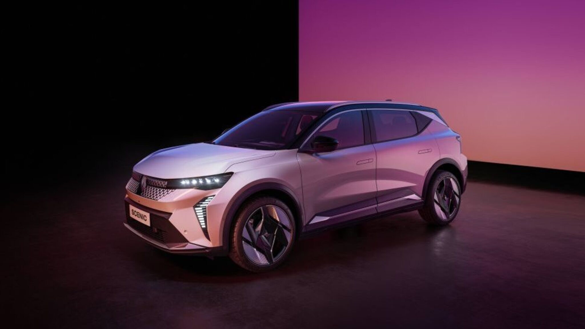                                                                                                 NAUJASIS SCENIC E-TECH 100% ELECTRIC                                                                                                                           