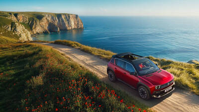 NAUJIENA: Jau galima užsisakyti „Renault 4 E-Tech electric“ su atviru stogu